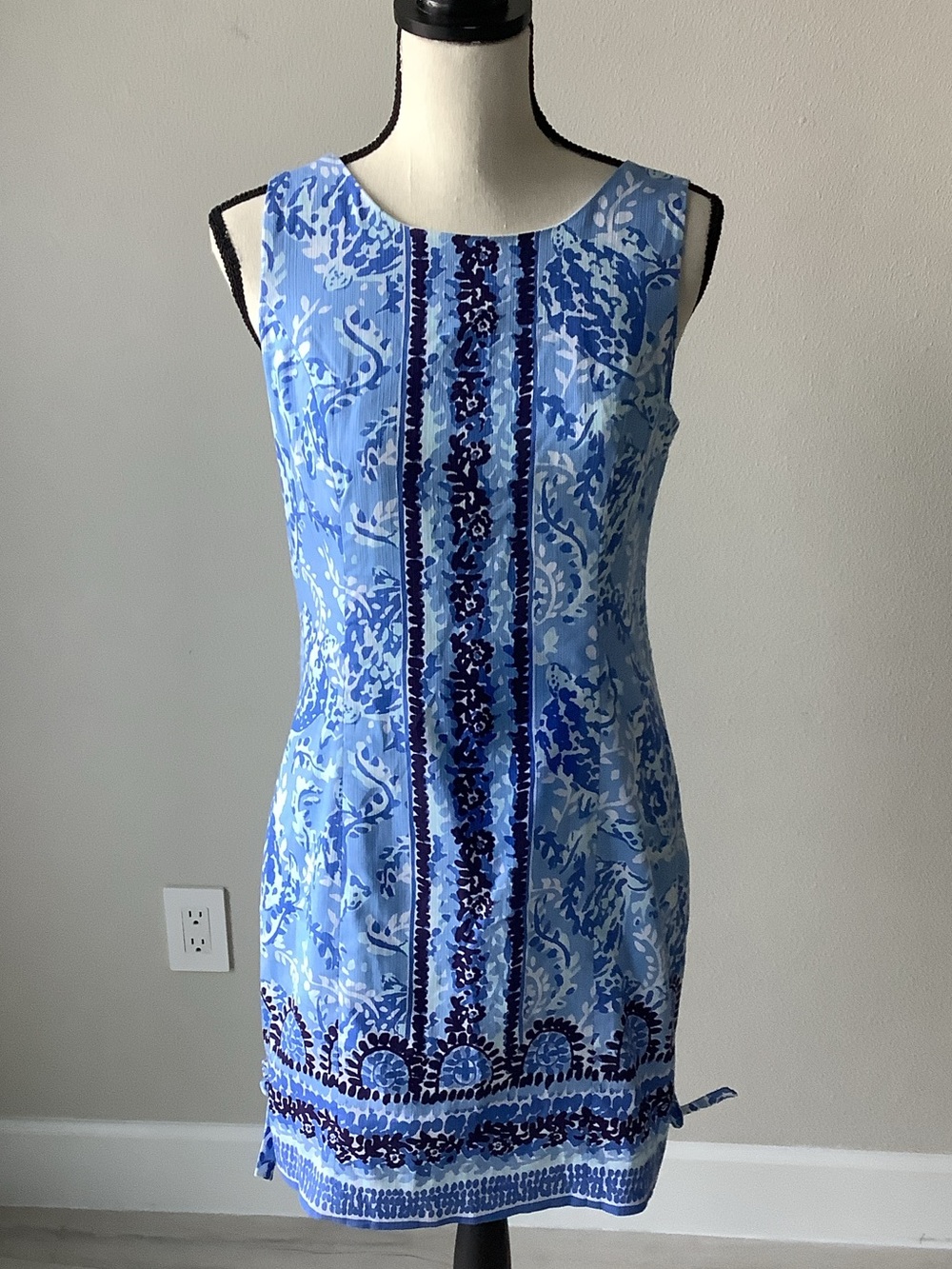 Lilly Pulitzer Blue Print Fitted Sheath Shift Dress Size 4